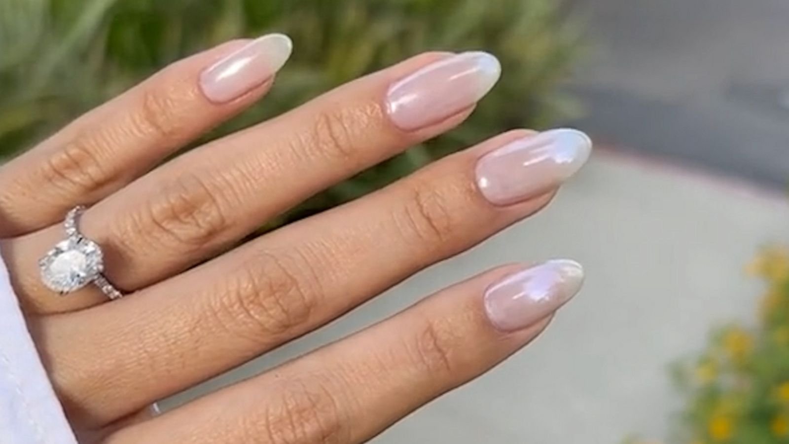 hailey bieber nails